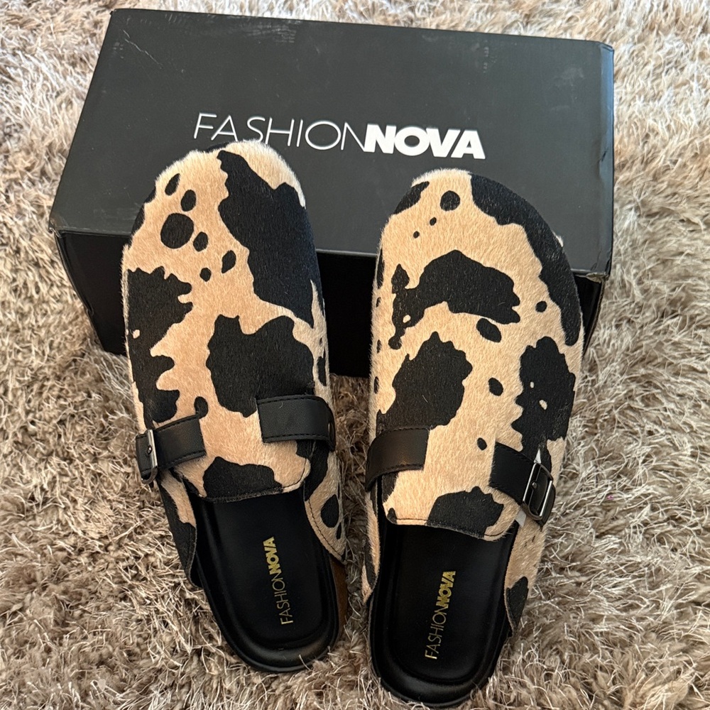 Fashion Nova Black and Tan Patterned Mules